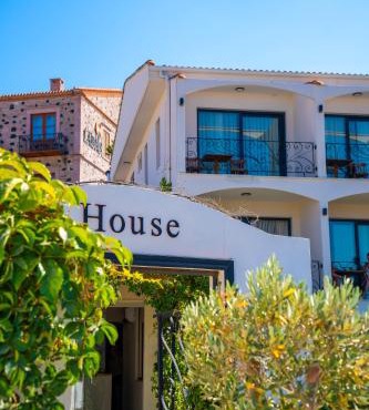 Cunda House Küçük Otel
