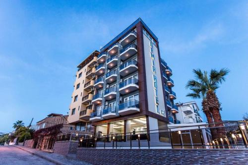 Demir otel in Kuşadası