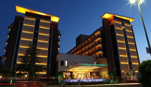 Dizalya Palm Garden Hotel in Konaklı