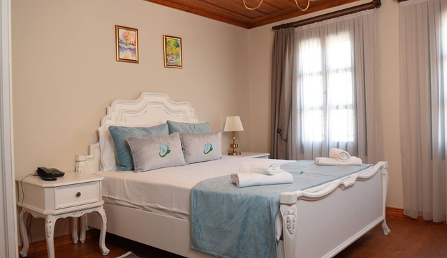 Domatia Stone Hotel