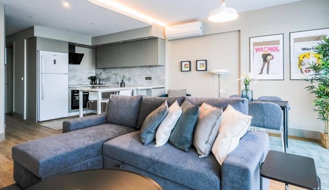 Elegant Flat 3 min to Cihangir in Taksim in Istanbul