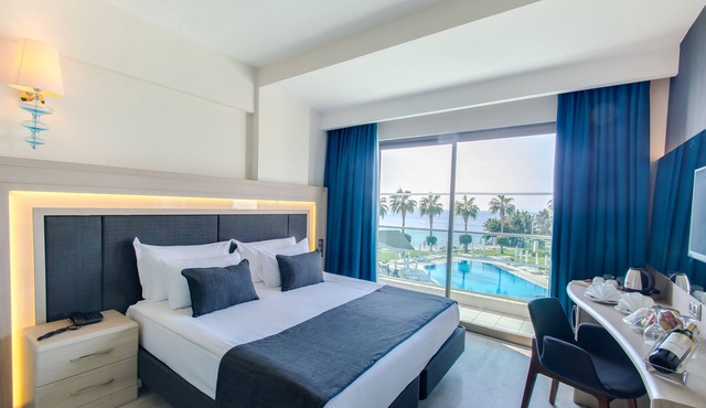 Falcon Hotel in Antalya