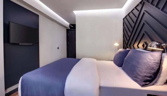 Gorgeous Hotel Roomg