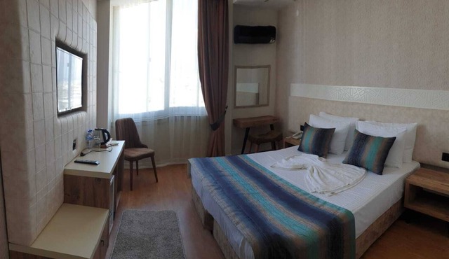 Grand Boss Suit Hotel