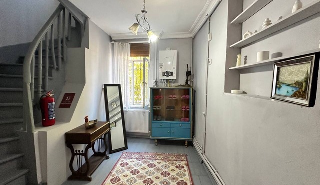 Historic Home w/Golden Horn Galata Tower Views