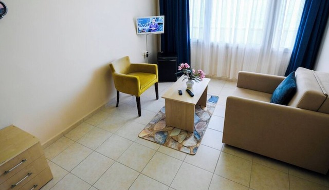 Karaburun Can Otel in Karaburun