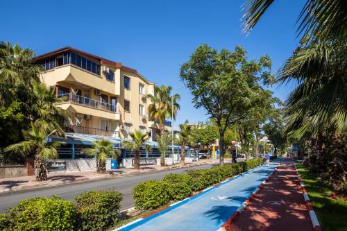 Large Duplex Apartment With Sea View in Antalya