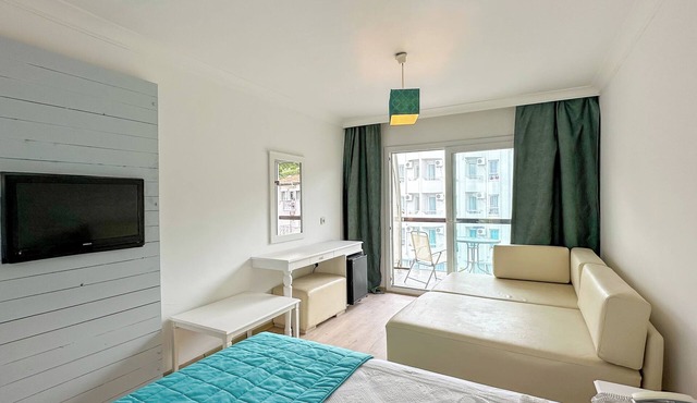 LİZBONİA ÇEŞME OTEL