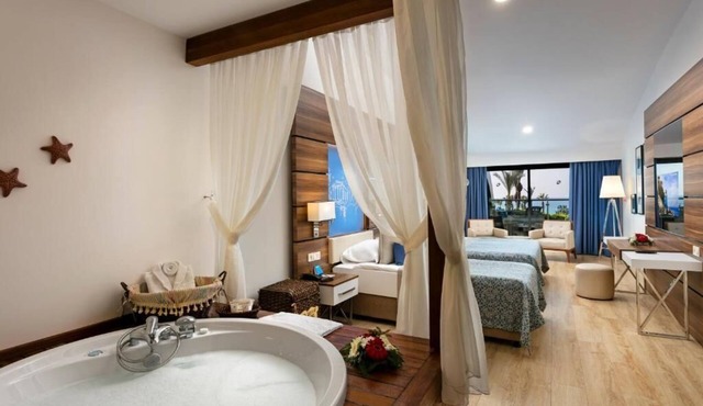 Limak Atlantis De Luxe Hotel & Resort - All Inclusive in Serik