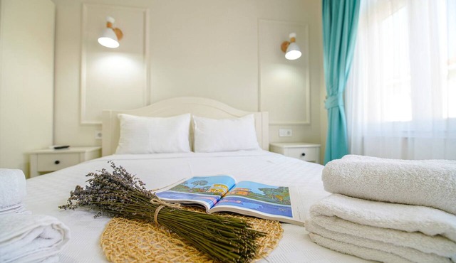 Lutro Otel