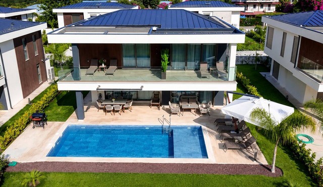 Luxury 4-Bedroom Villa with Private Pool in Tekirova