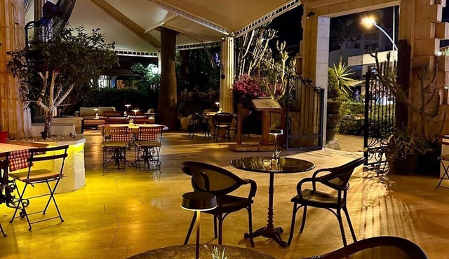 Mitos Apartments
