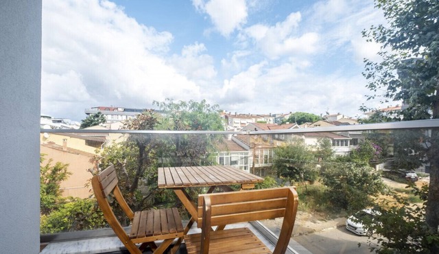 Modern and Central Flat with Balcony in Maltepe in Istanbul