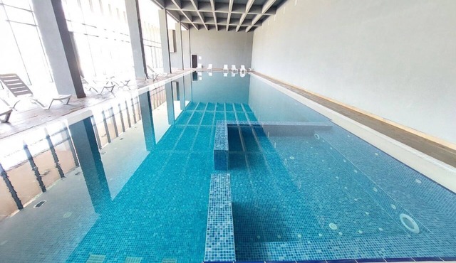 Modern Flat Apt Near City Center (Apt. 44)