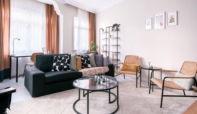 Modern Spacious Flat w Balcony 5 min to Taksim in Istanbul