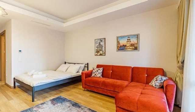 Modern Studio Apartment with Fascinating City View in Sariyer in Istanbul