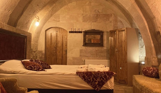 Monte Cappa Cave House