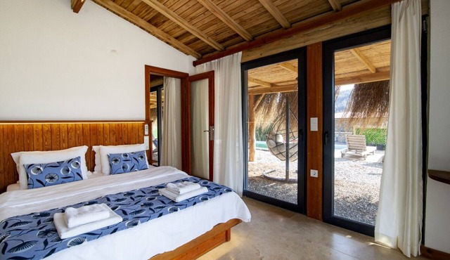 Oleander Cottage - Two Bedroom Resort, Sleeps 5 in Yenice