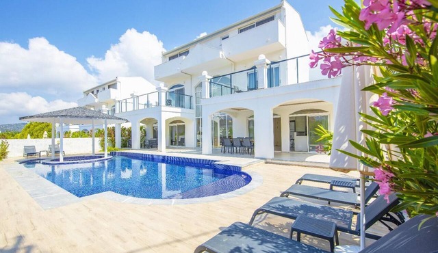 Orka World Villa 1 - Four Bedroom Villa, Sleeps 8