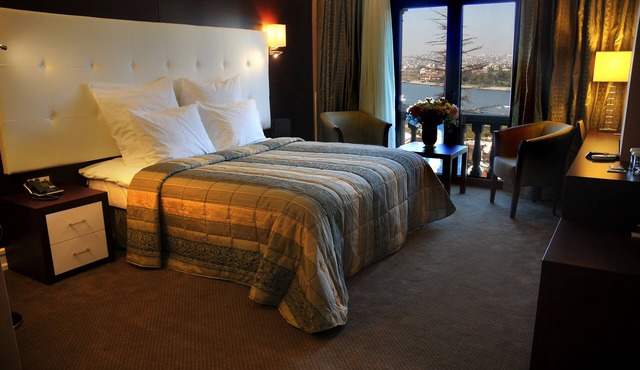 Paradise Island Hotel