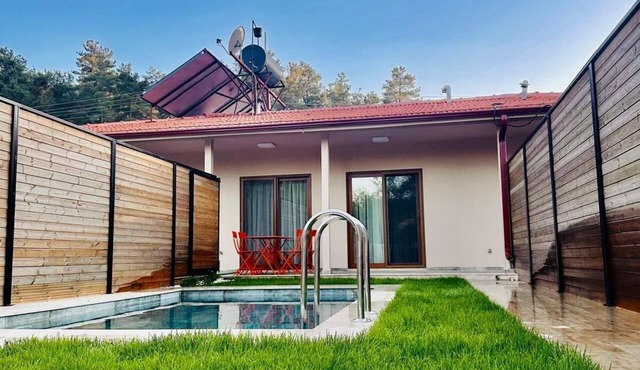 Private Pool & Garden - Cozy Home With AC In Dalaman