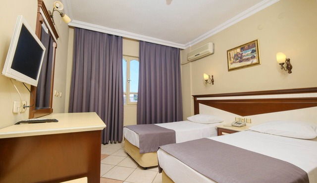 Selen Hotel Icmeler