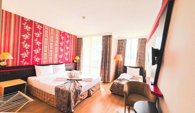 Senza Sunset Beach Hotel