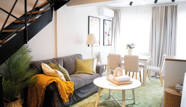 Stylish Duplex with Private Terrace near Taksim Sleeps6 Deniz Apart with cool AC in Istanbul