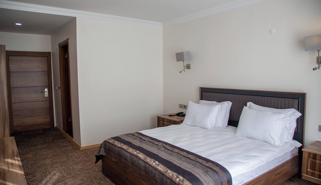 The Life Nest Hotel