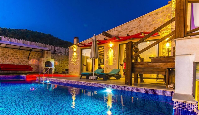 The Ultimate Secluded Honeymoon Villa, Indoor and Outdoor Pool and Jacuzzi
