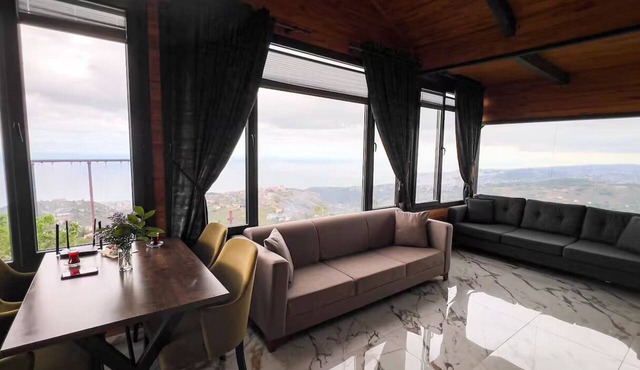 Trabzon’da Jakuzili Deniz, Dağ Manzaralı Bungalov
