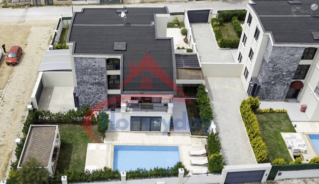 Villaharmony B2 : p/Pool, Garden w/BBQ, 7 Guest, Family and Pet Friendly.