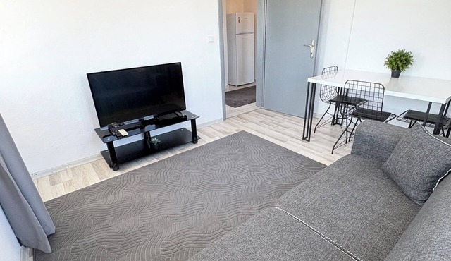 well-located, spacious 1+1 apartment close to the sea