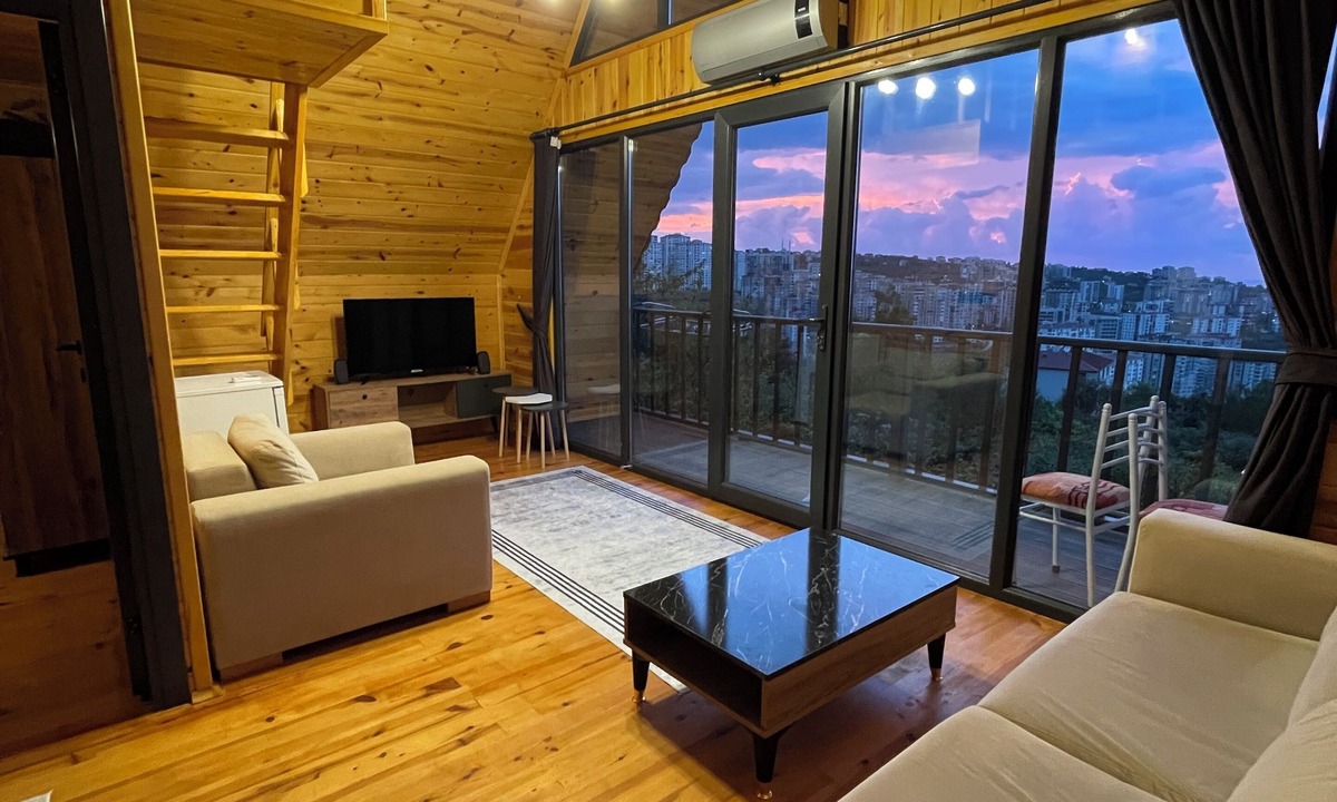 Yomra House | away from the hustle and bustle of the city, and very close to the center.