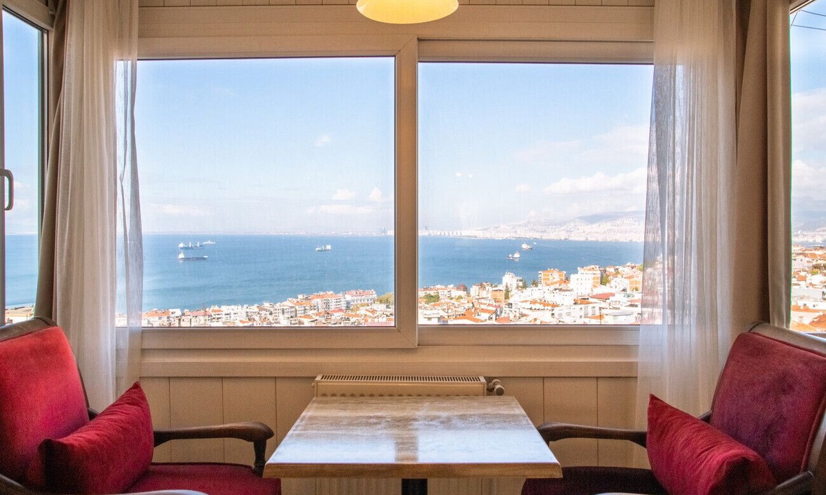 Konak Apartment | Flat with Mesmerizing Sea View in Konak