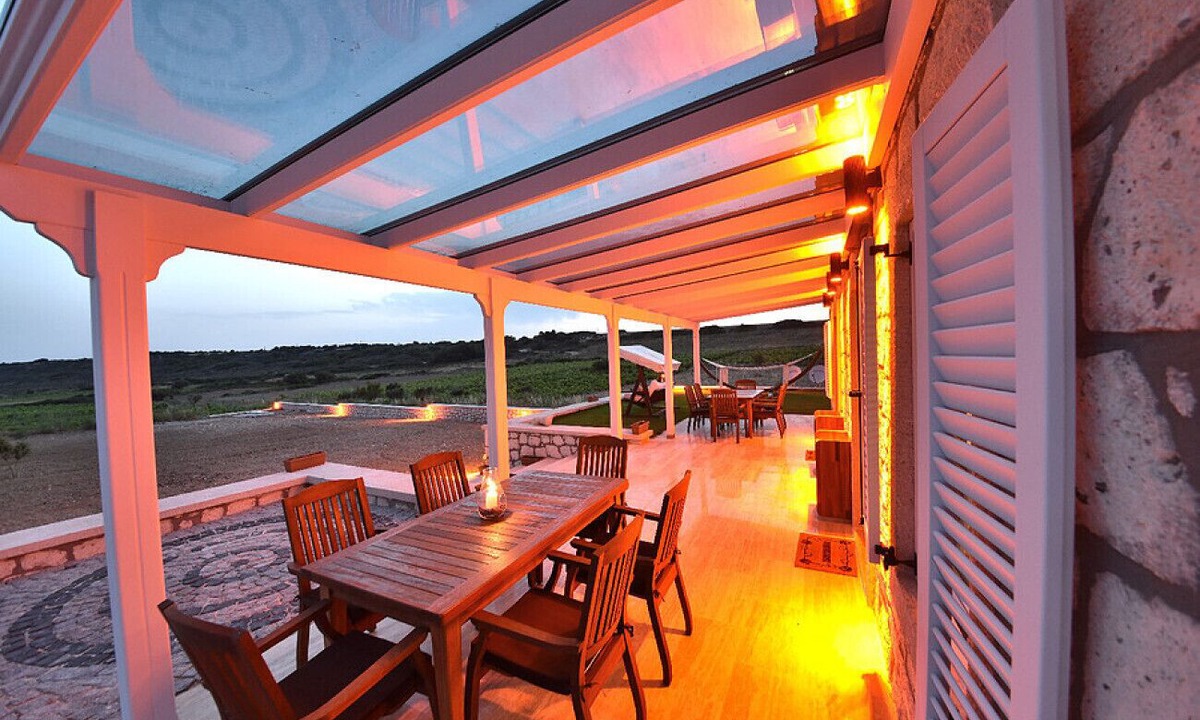 Bozcaada House | Dreamy Villa near Beach with Backyard in Bozcaada