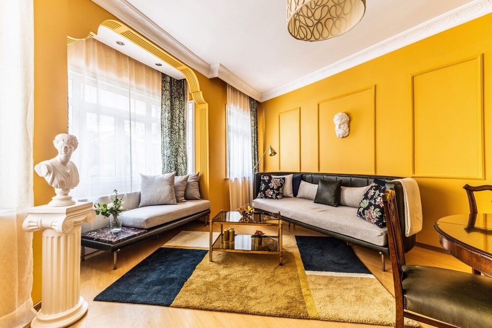 Tophane Apartment | Exclusive Flat with Balcony, 5 minutes to İstanbul