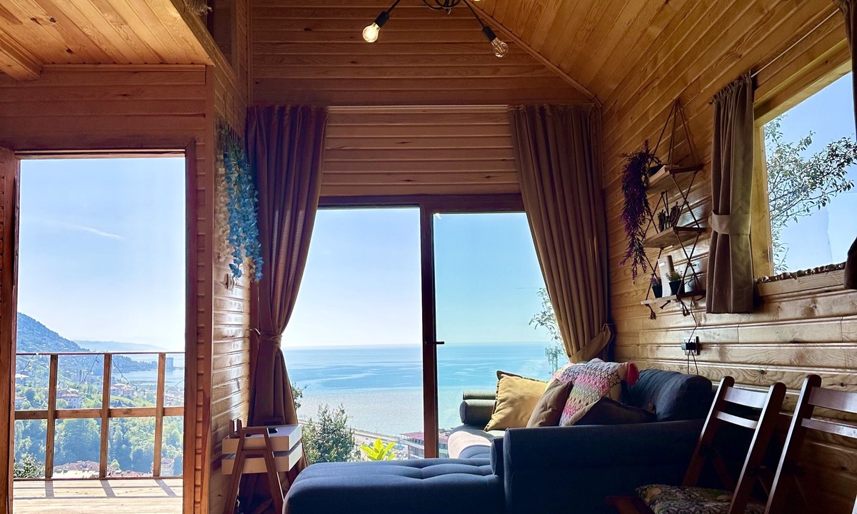 Cayeli Ski Chalet | Deniz ve Doğa Manzaralı Büyük Ahşap ev