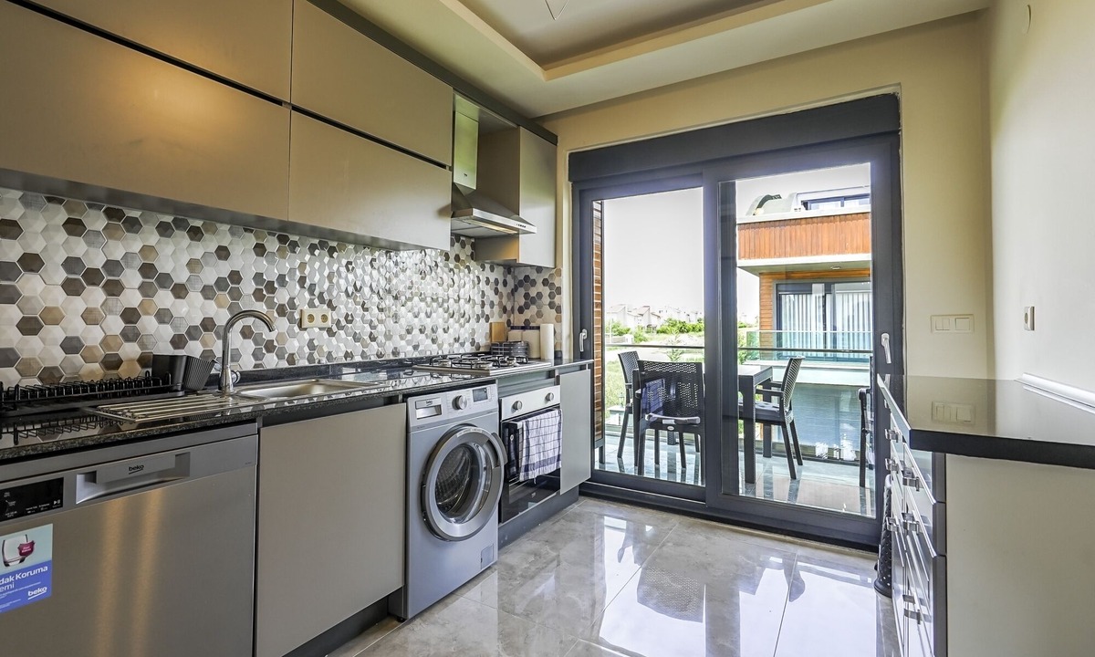 Kadriye Villa | Flat w Shared Pool and Balcony 8 min to Beach