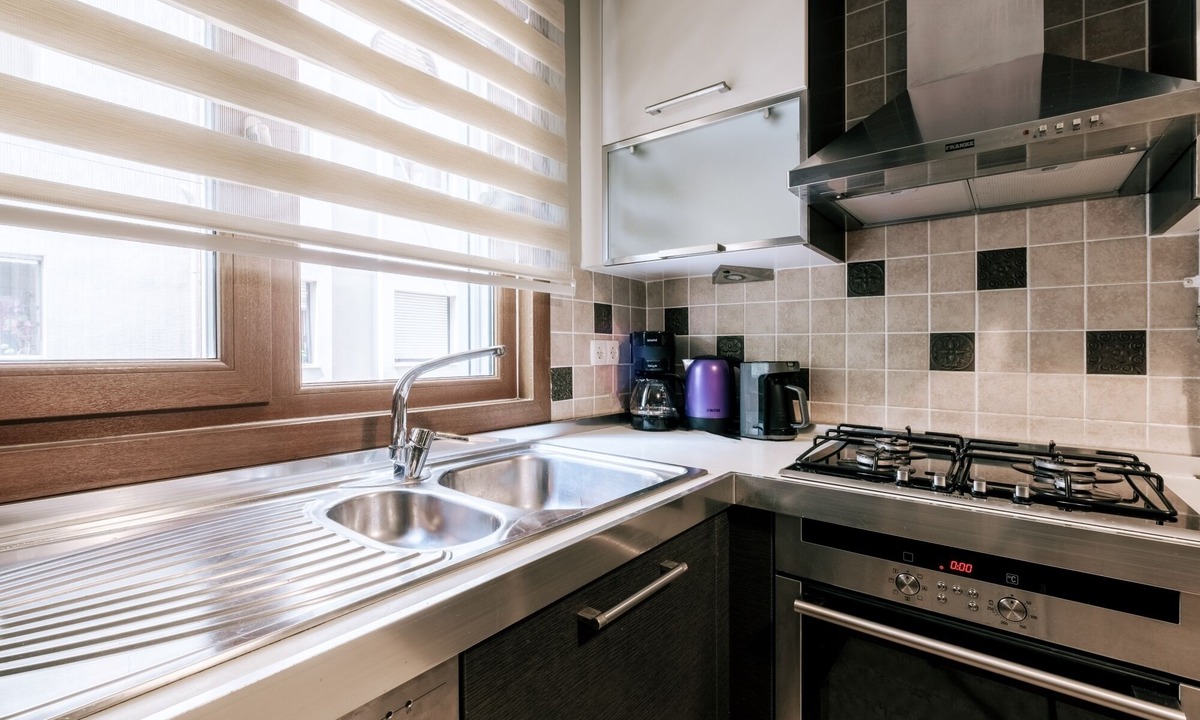 Bostanci Apartment | Stylish Retreat w Balcony 2 min to Bagdat Ave