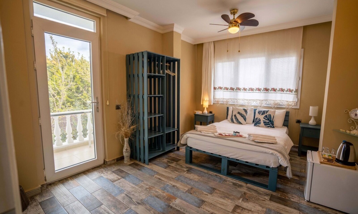 Mithatpasa Hotel | Cunda Ada Kızı Otel