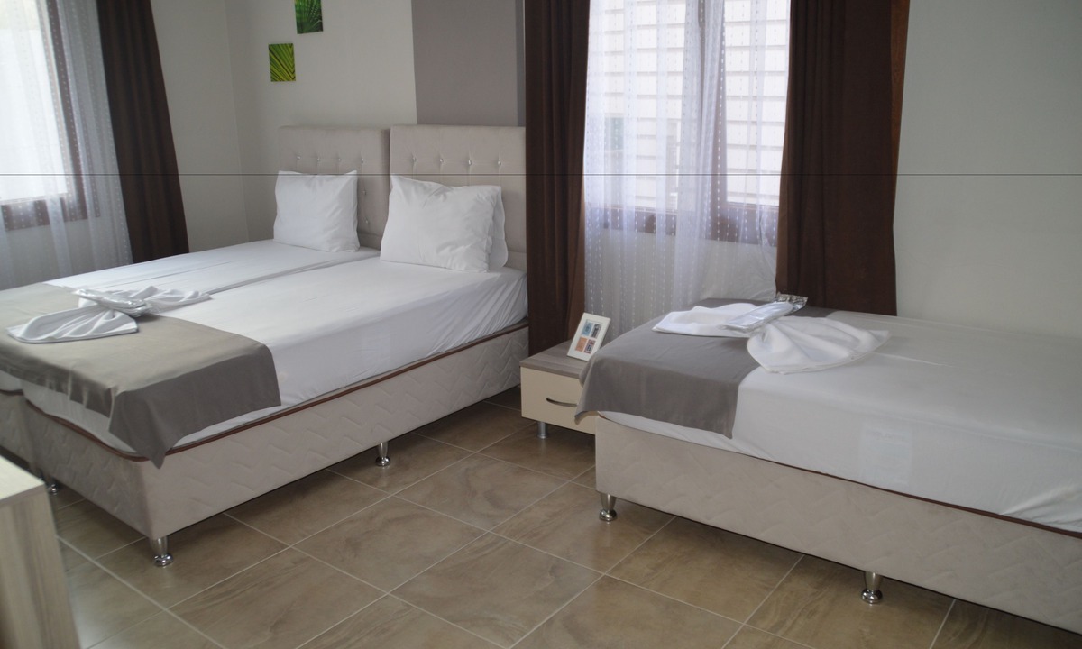 Altinoluk Hotel | Hotel Hugo