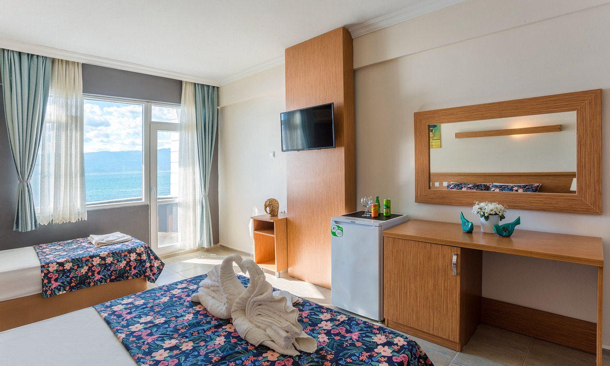 Burhaniye Hotel | Aqua Nina Hotel
