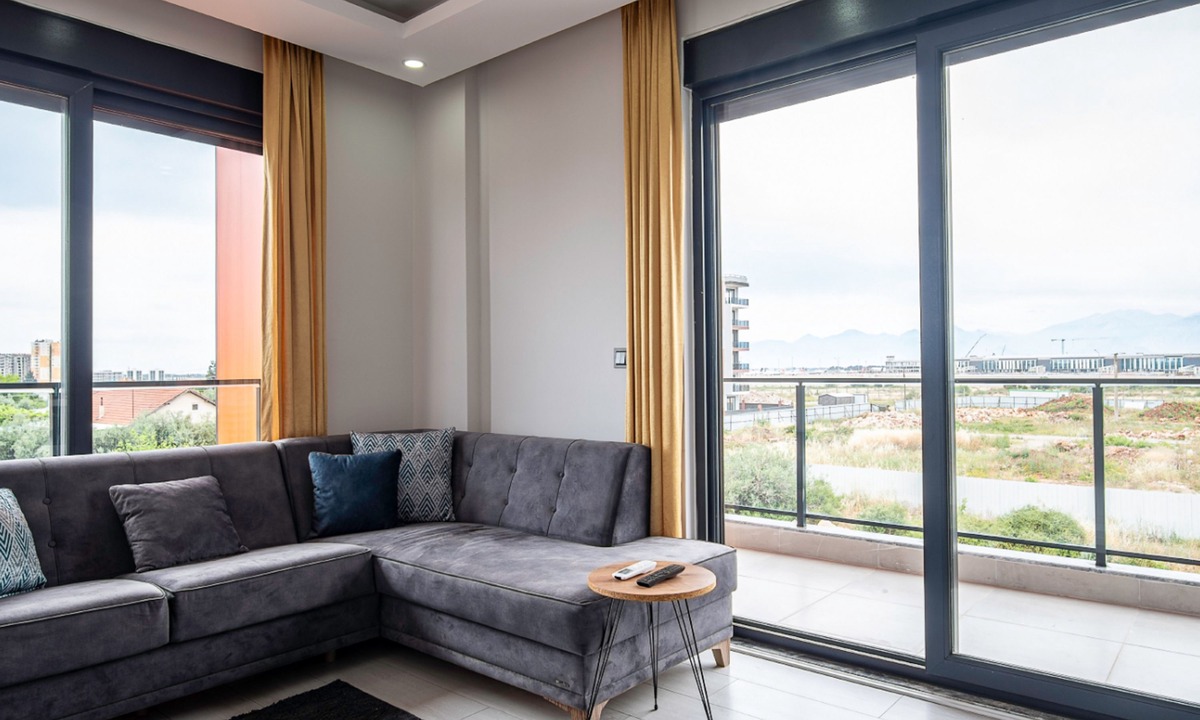 Aksu Apartment | Modern Residence with Shared Pool in Antalya Aksu