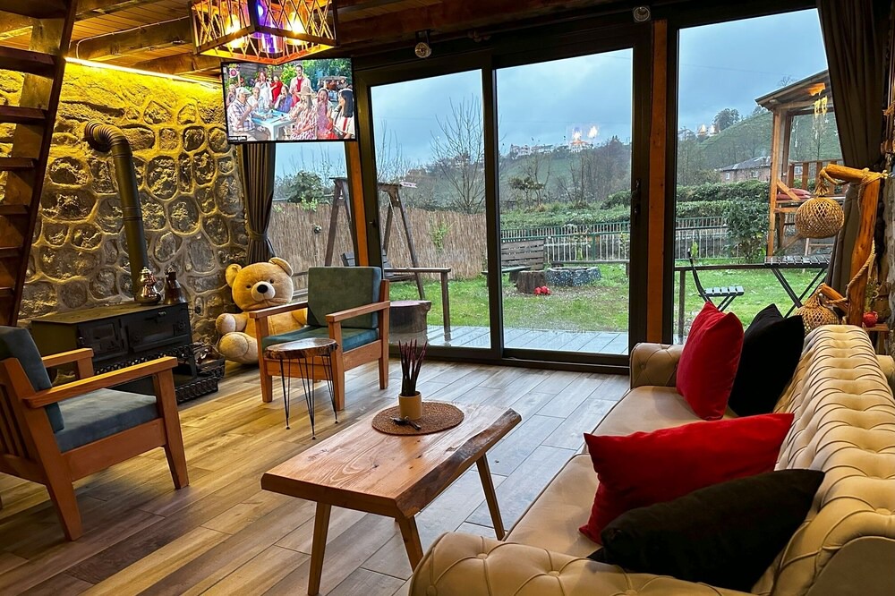 Pazar House | doğanın içinde geniş bahçesıyle jakuzı ve salıncak keyıfıyle huzurlu mustakil ye