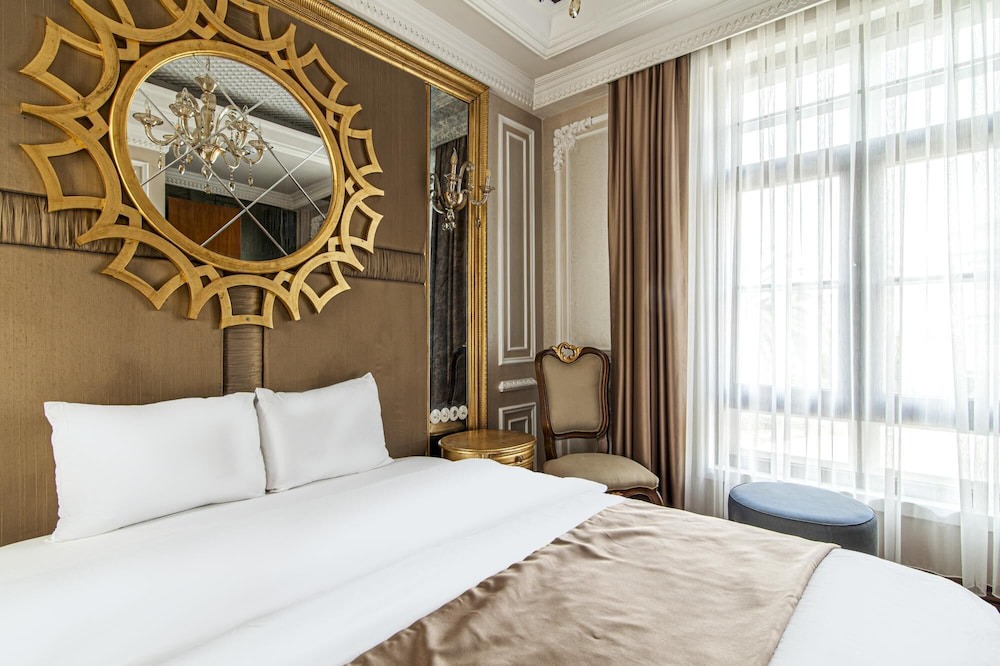 Beylerbeyi Villa | Magnificent Historic Mansion in Beylerbeyi