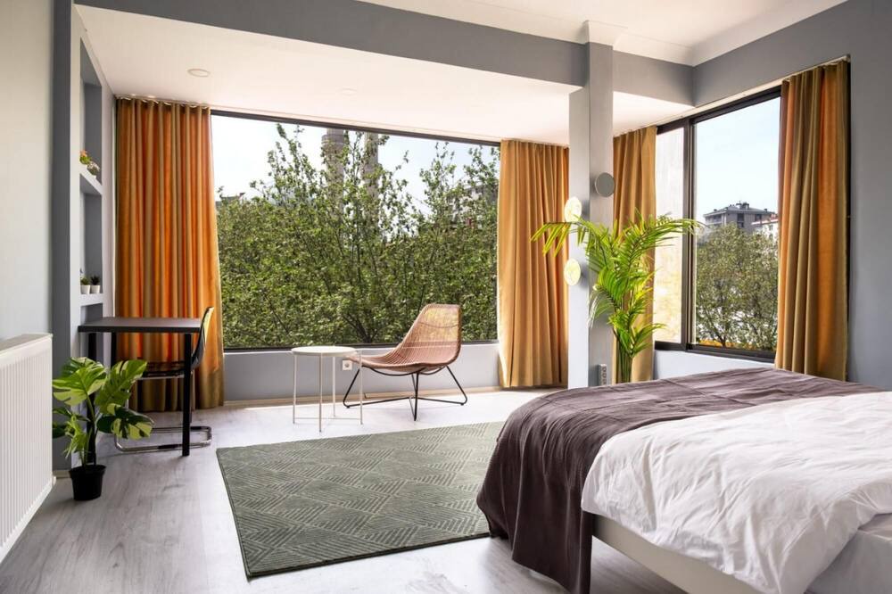Goztepe Apartment | Charming Flat Near Bagdat Street in Kadikoy