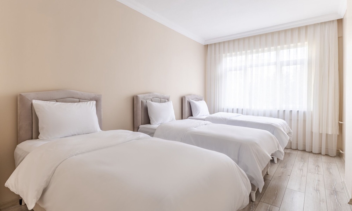 Merter Apartment | Flat with Balcony 3 min to Public Transportation