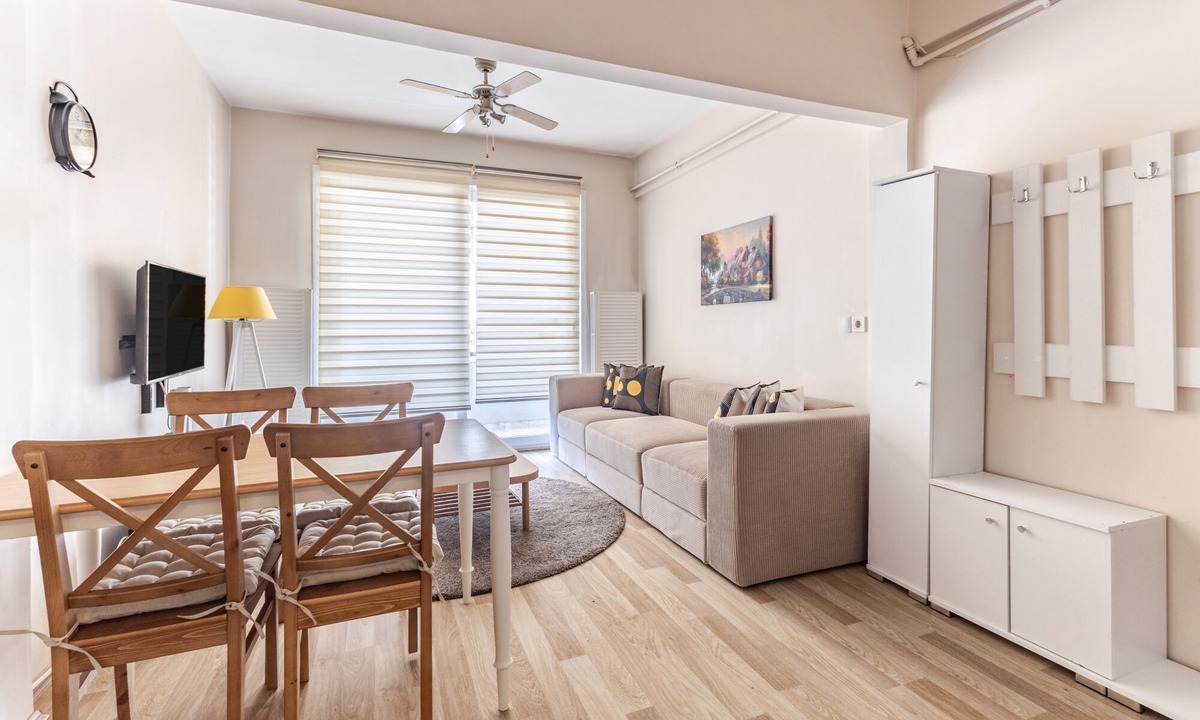 Moda Apartment | Convenient Flat with Balcony 7 min to Bull Statue