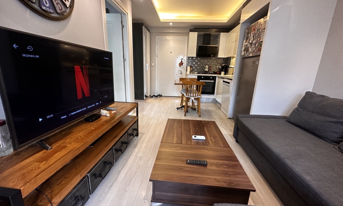 Bornova Apartment | Küçükpark civarı 1+1 Klimalı daire